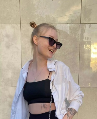 Привлекательная блондинка приглашает в гости на незабываемый отдых. Готова исполнить все твои фантазии, доставить настоящее удовольствие. Со мной ты позабудешь обо всем! 758, 20 лет