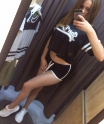 Со мной ты познаешь новые грани наслаждения и расслабления. Мои нежные руки и умелый ротик приведут тебя к экстазу. Я обладаю богатым опытом и умением угодить самому взыскательному мужчине. Моя красивая фигура, искусство массажа и множество сексуальных талантов не оставят тебя равнодушным. За мной остаются только положительные отзывы, которые говорят о моей неподражаемой способности приводить мужчин в изумление. Живу в Москве и готова встретиться с тобой прямо сейчас. Фото настоящие. Свидание со мной - твой лучший выбор!💋🔥🌹🎀 14836, 18 лет